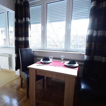 Skadarlija Square Apartment *